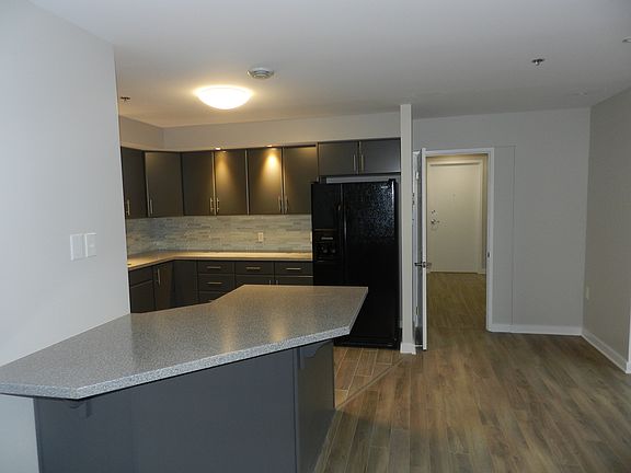 4th image of 17 Portland St #202