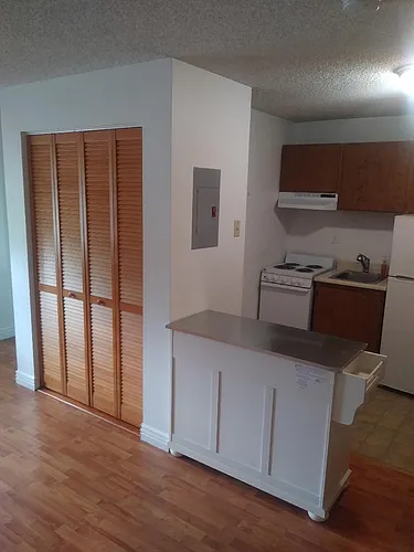 2101 S Josephine St Photo 1