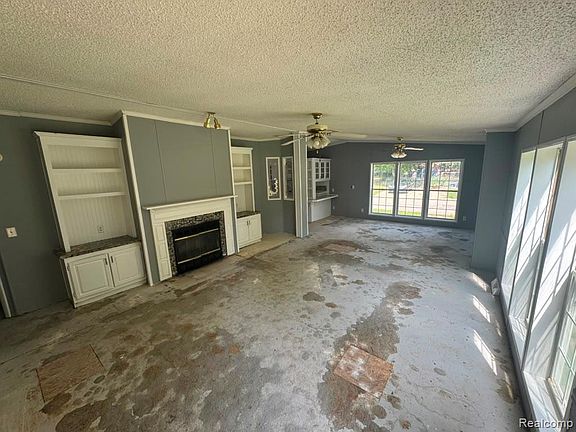 3rd image of 5044 S Naomikong Dr