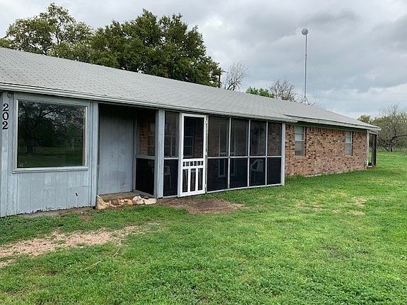 2nd image of 202 Woodland Acres Dr