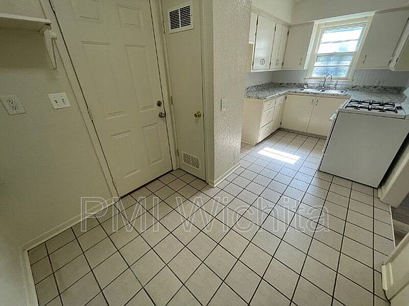 5th image of 1907 N Jeanette Ave