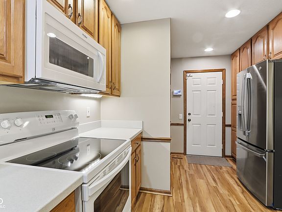 5th image of 7915 Trotwood Cir