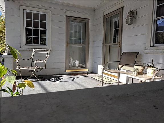 2nd image of 544 Market St