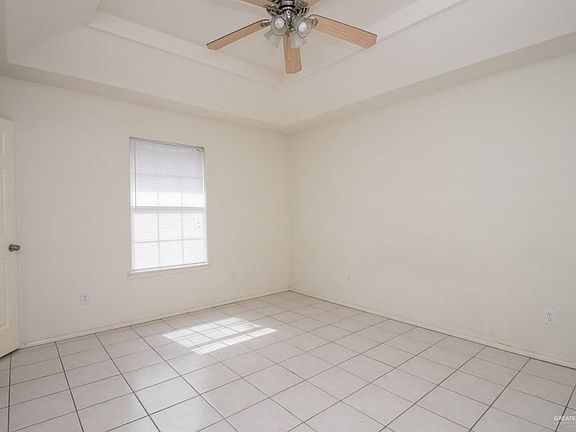 5th image of 2402 Candlelight Ln APT 1