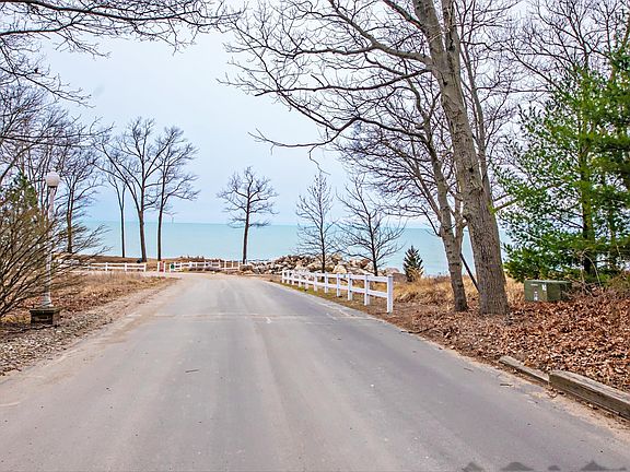 3rd image of 3170 Wild Dunes Path