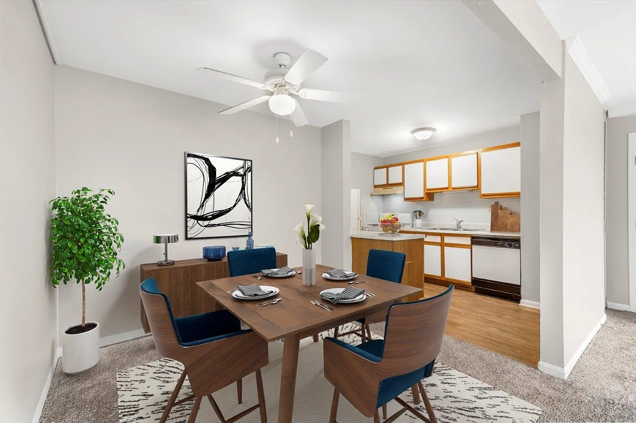 Windsor Lakes Apartment Homes — Photo 4
