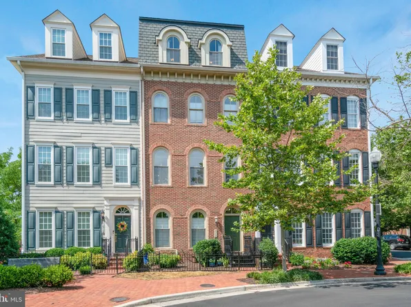 1714 Potomac Greens Dr, Alexandria, VA 22314