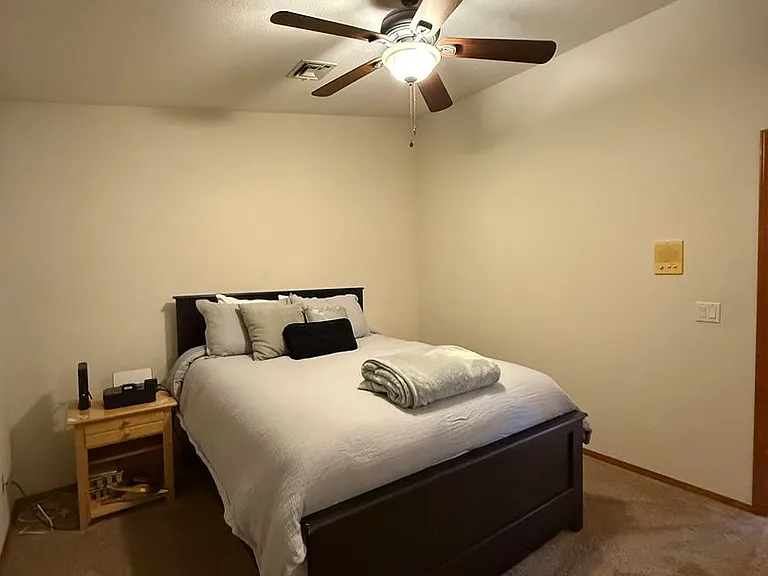 81 Acoma Blvd S — Photo 16