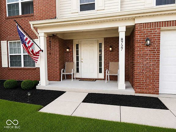 3rd image of 8727 Trumpeter Dr