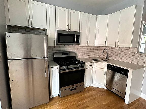 4th image of 250 16th St #1B