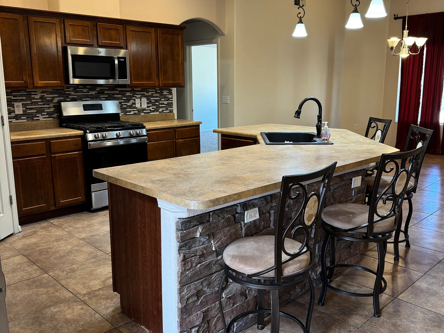 5152 Comanche Trl — Photo 2