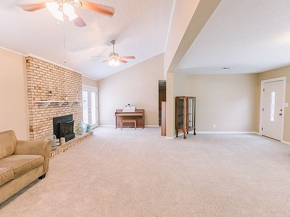 3rd image of 147 Windflower Dr