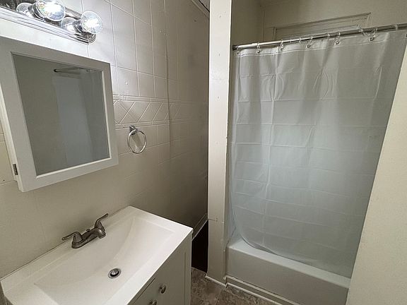 4th image of 3802 Denison Ave APT 2
