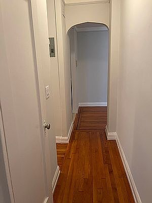 4th image of 353 E 53rd St APT 3C