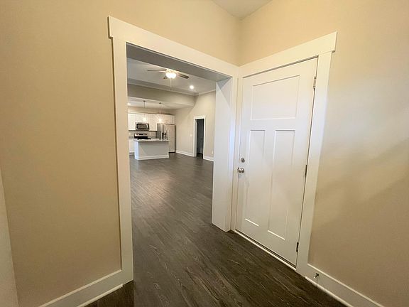 3rd image of 8141 Double Eagle Ct