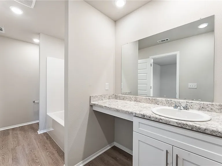 6812 SW Memphis Ave — Photo 15