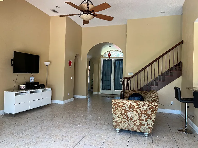 7670 Milano Dr — Photo 3