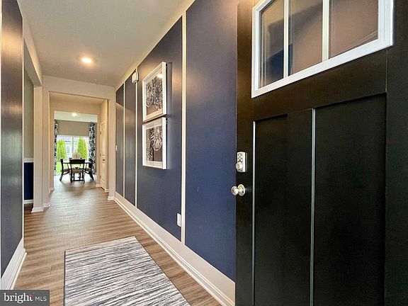 3rd image of 410 Lena Ln