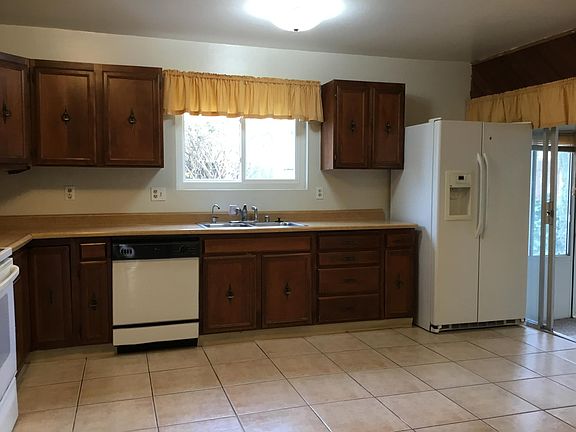 4th image of 3201 Victor Ct