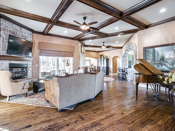 37216-heritage-oaks-dr-mansfield-tx-High-Res-4.jpg