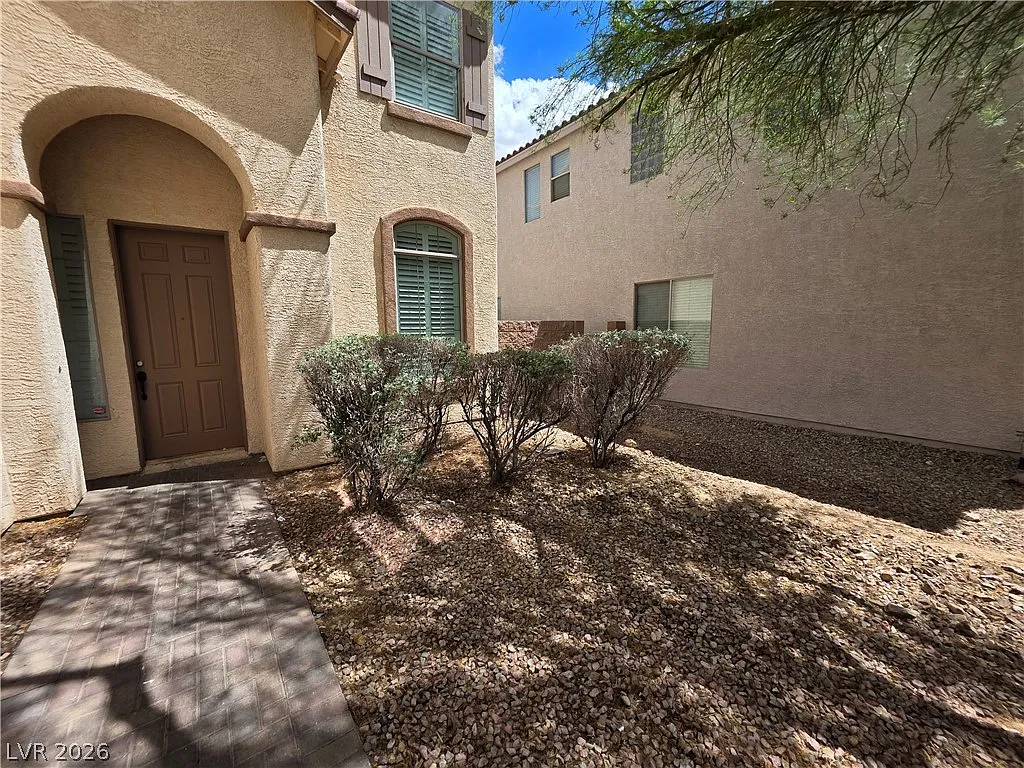 4 bed, 3.0 bath, 3134 sqft, $4,200 — Photo 3