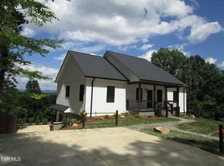 122 Five Oaks Dr, Johnson City, TN 37604