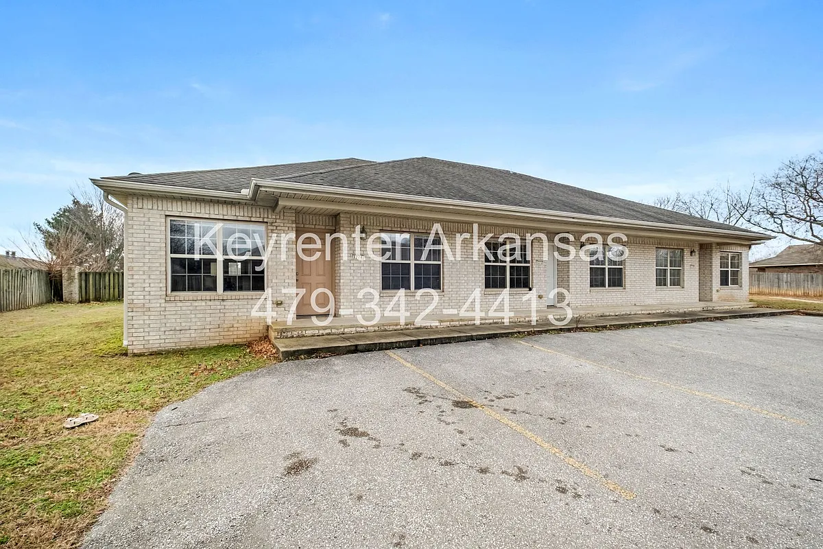 Building Photo - 1270 N Trinity Dr