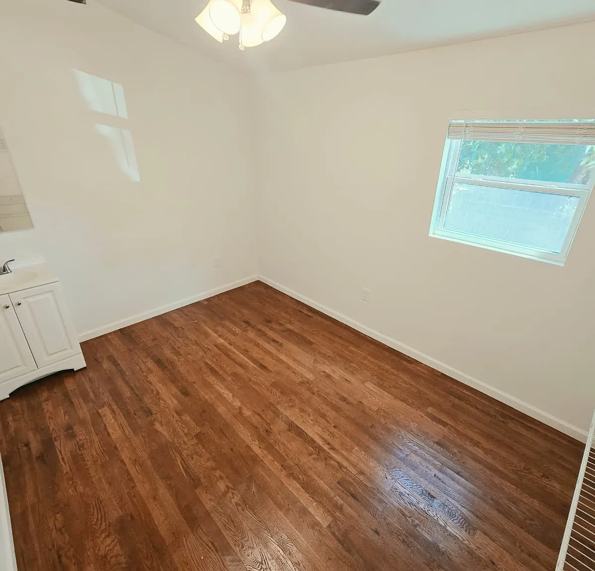 1 bed, 120 sqft, $599 — Photo 1