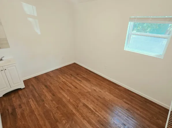 911 Brass St, Austin, TX 78702