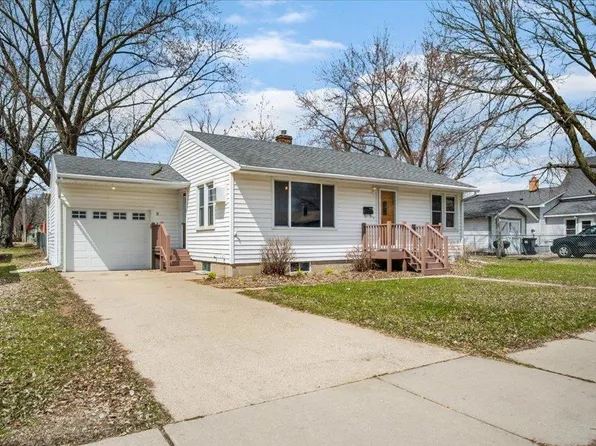 618 Ash St S, Sauk Centre, MN 56378
