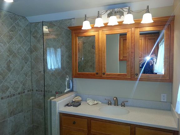 Full Bathroom (off Master Bedroom) Tiger Maple cabinets