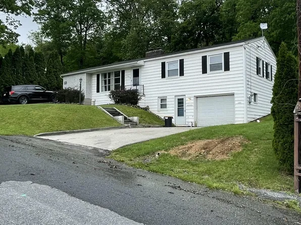 199 Windwood Cir, Bedford, PA 15522