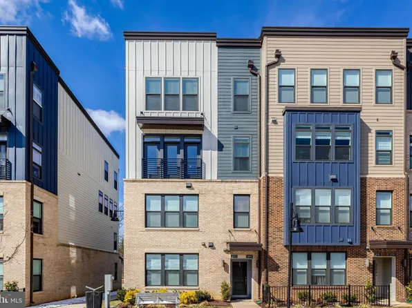 1694 Bandit Loop Unit 17B, Reston, VA 20190