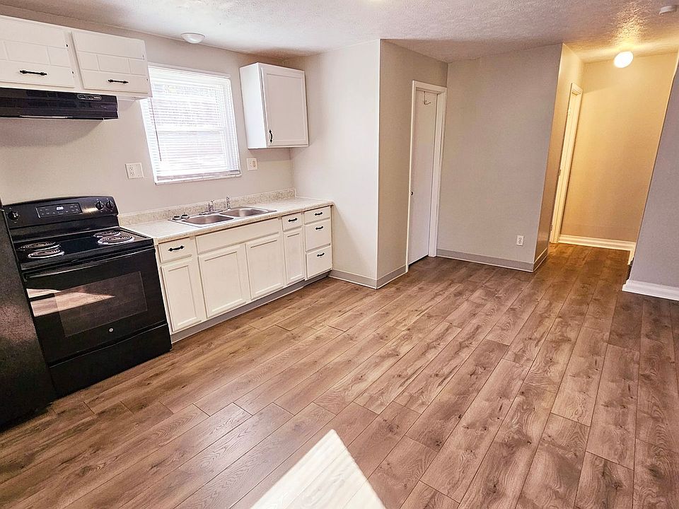 1st image of 136 Sunnyslope Dr APT 2