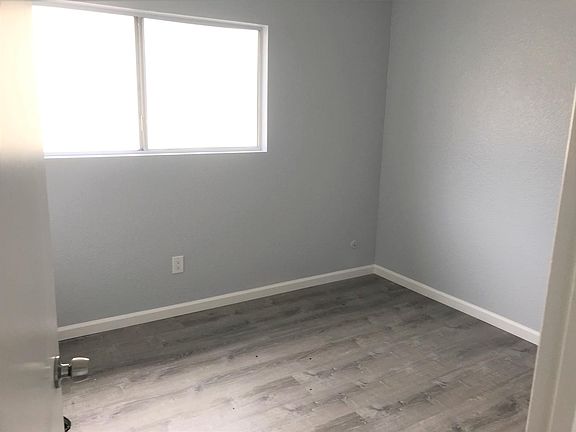 4th image of 4548 Wilson Ave #B