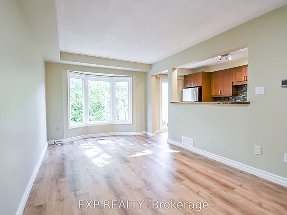 5th image of 492 Laclie St #14