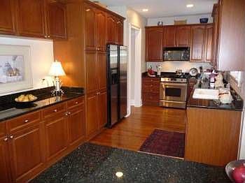 3rd image of 33 Pickett Pl