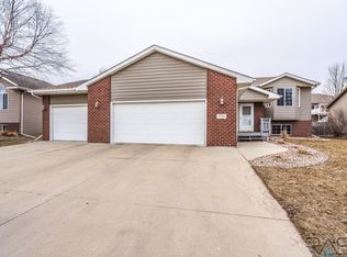 208 E Seth St, Brandon, SD 57005