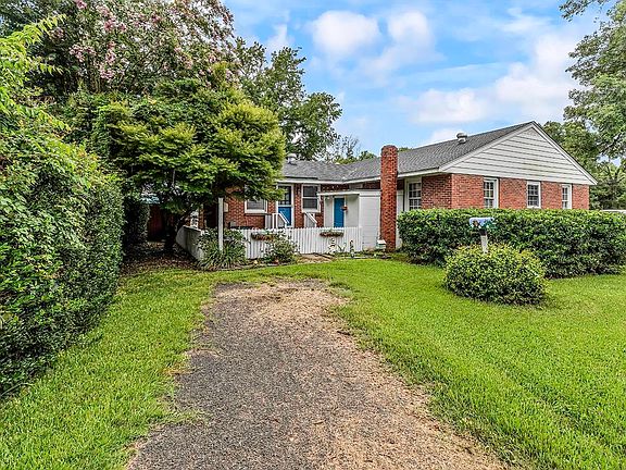 3rd image of 2048 Seitter St.
