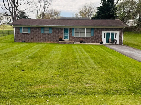 136 Longview Rd, Bristol, VA 24201