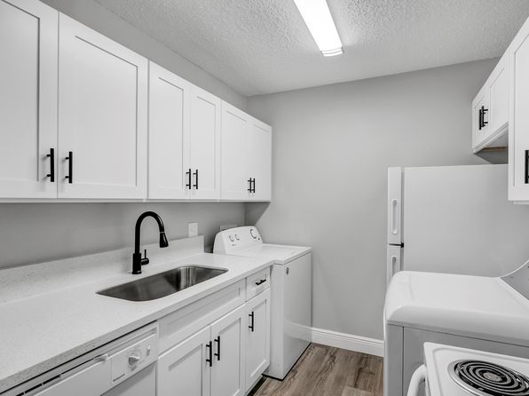 1885 North St #11476191