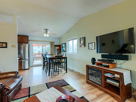 b Living Room (4).jpg