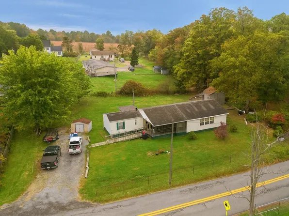 1552 Summers School Rd, Morgantown, WV 26508