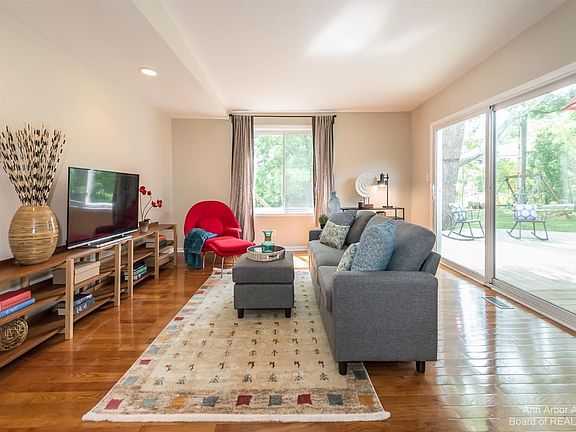 4th image of 2308 Brockman Blvd