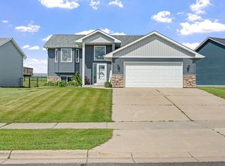 816 Cologne Ln, Waverly, MN 55390