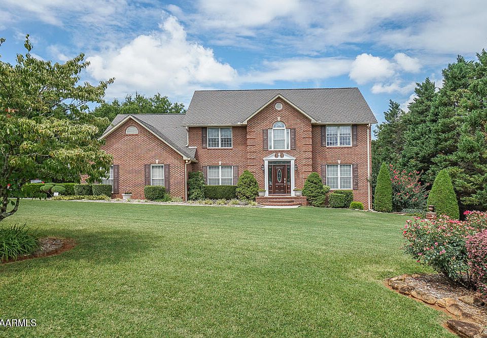1st image of 1057 Regent Cir