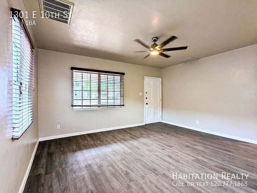 Renovated 3bed/1bath University Area, with a large backyard at Rincon Heights! — Photo 2