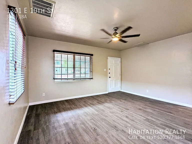 1301 E 10th St — Photo 2