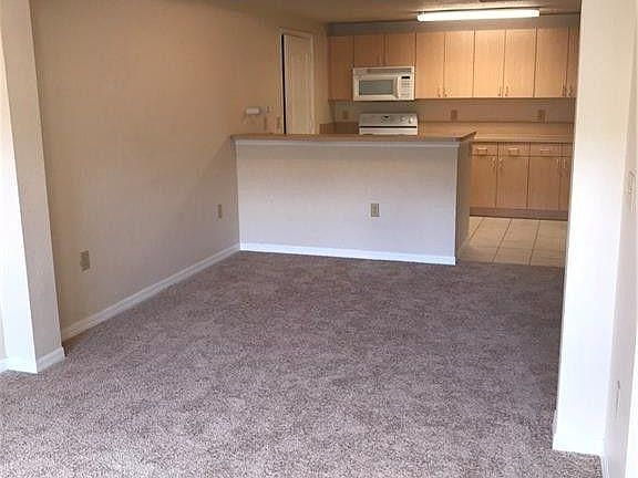 2nd image of 166 SW Peacock Boulevard #34-105