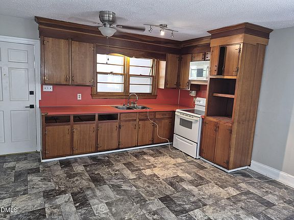 4th image of 109 Moss Rd